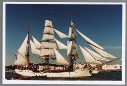 Zeilboot gefotografeerd tijdens Sail 2000 in Amsterdam. 2000