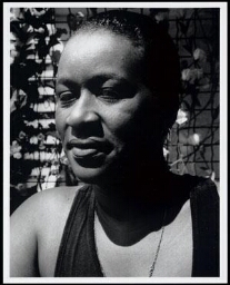 Portret van vrouw uit Curaçao, Ditha, huismeester en kapster 1996