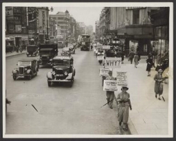 Demonstratie van vrouwen voor 'Government & Peace' 1935 ?