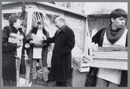 Boerinnen voeren aktie tegen het landbouwbeleid van Minister Aartsen, o.a 1995