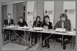 Presentatie 'Hoerenboek' door prostituee-vakbond De Rode Draad. 1987