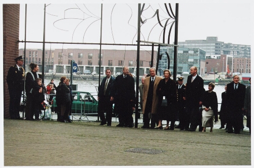 Bezoek Belgische koninklijke familie aan KNSM-eiland in Amsterdam 2000