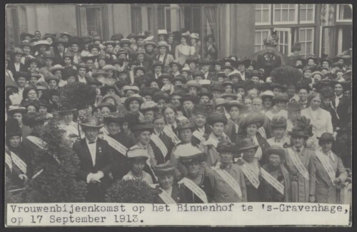 Groepsportret tijdens 'Stille Betooging' op Prinsjesdag 1913