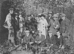 Johanna Westerdijk staand eerste rij tweede van rechts 1914