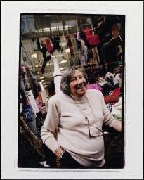 Portret van Lenie Boeken-Velleman overleefde als enige van haar familie de shoah 1999