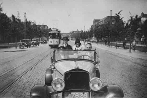 Rijdend in auto 1930