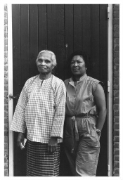 Molukse moeder en dochter. 1981