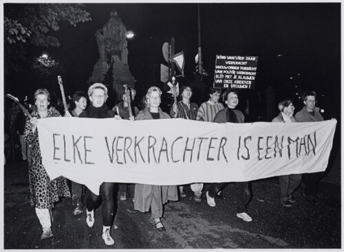 Demonstratie tegen verkrachting in het Vondelpark 1982