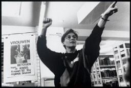 Ansje Roepman tijdens internationale vrouwendag op het IIAV 1989