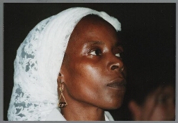 Creoolse vrouw tijdens de Hindostaans-Surinaamse Zamicasa georganiseerd in samenwerking met Lalla Rookh 1998