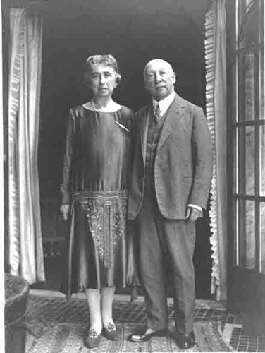 Dubbelportret van het echtpaar Betsy van den Bergh-Willing (1867-1946) en Samuel van den Bergh (1864-1941). 1927