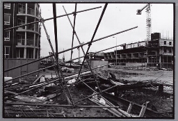 Bouw van een nieuwbouwwijk aan de KNSM-laan in Amsterdam. 1992