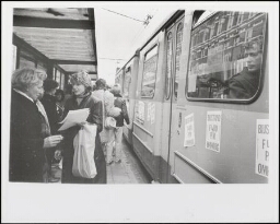 Vervoersactie door bijstandsvrouwen voor 'fl 1983