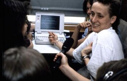 E-mail workshop onder leiding van de Electronic Witches.In het kader van de vierde VN-Vrouwenconferentie te Beijing. 1995