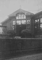 Tuinhuis van het Phytopathologisch Laboratorium 'Willie Commelin Scholten' 1906?