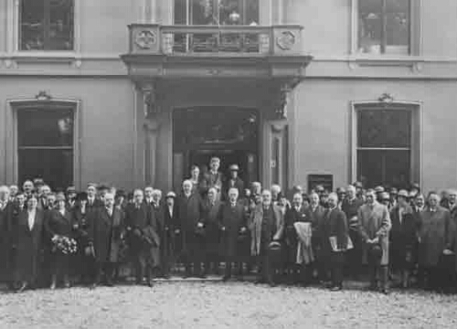Bijeenkomst ter gelegenheid van de verbouwing van 'Java', gerealiseerd dank zij het Odo van Vloten-Fonds 1928