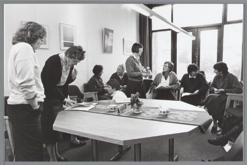 Bijeenkomst van begeleidingscommissie Tijdelijke Rijksbijdrageregeling (RBR) ter stimulering van het emancipatiewerk. 1987