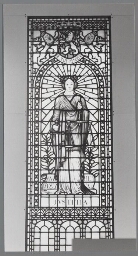 Vrouwe Justitia uitgebeeld in een glas-in-loodraam