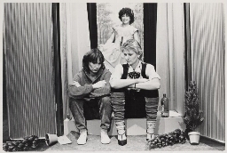 Het Spiegeltheater speelt 'De Beemster voorbij'. 1982
