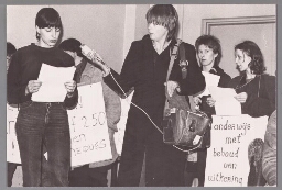 Actie door Vrouwen in de Bijstand voor een hogere uitkering: 'Onderwijs met behoud van uitkering' 1983
