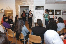 Vrouwen in gesprek over leren en werken, gepresenteerd door Paula Udondek