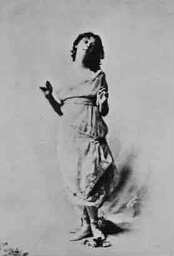Briefkaart met portret van Isadora Duncan, 1878-1927, amerikaanse danseres. 1895?