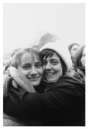 Portret van twee vrouwen tijdens de demonstratie t.g.v 1981