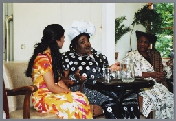 ZamiCasa, bijeenkomst van Zami, over Surinaamse kleding 1999