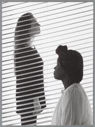 Zwarte en een blanke vrouw. 1987