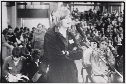 Vrouwen voor Vrede tijdens 'Brede vrouwenkonferentie vrouwen, vrede rechtvaardigheid'. 1983