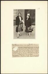 Christine Bakker van Bosse (l.) en Rosa Manus komen aan in Berlijn om voorbereidingen te treffen voor het jubileum congres van de International Alliance of Women, de Wereldbond van Vrouwen, dat in juni 1929 zal worden gehouden 1929